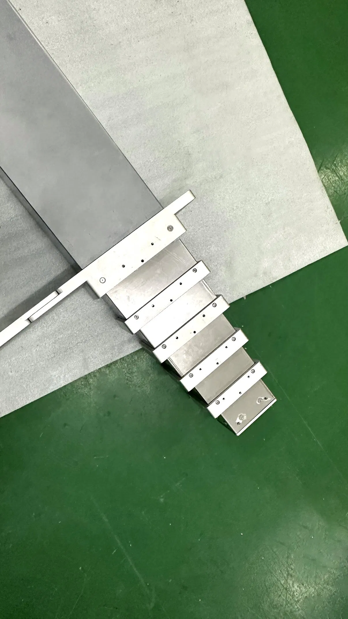 Htd6 Any-Robot Compatible Vertical Lift, Plug-and-Play