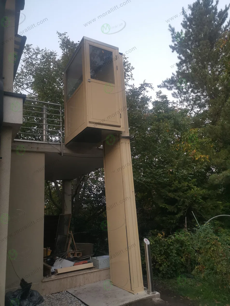 Aluminum Wheelchair Lift Detail 2