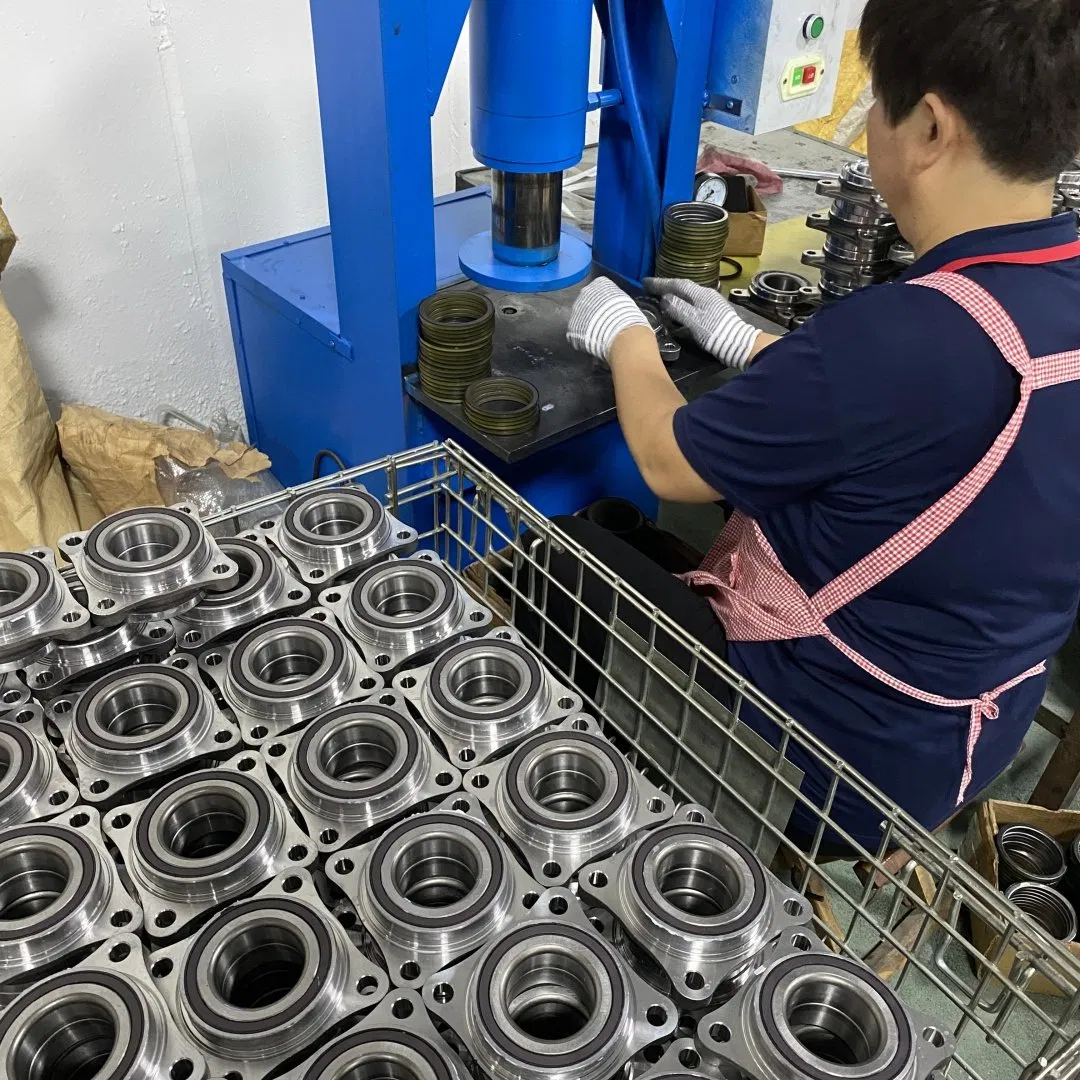 Japanese Auto Parts 42450/43550/51kwh01 Nissan Auto Wheel Hub