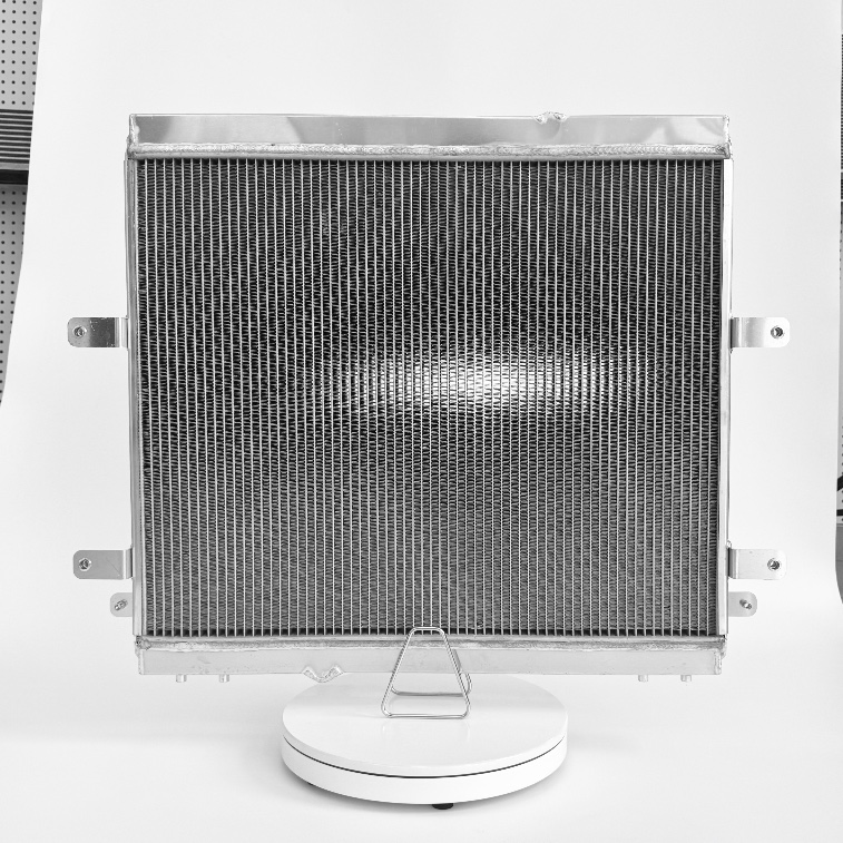 Srw525 All Aluminum Radiator for Toyota Hilux Vigo/Innova/Fortuner 04-16 at/Mt L4 164000L120 164000L250