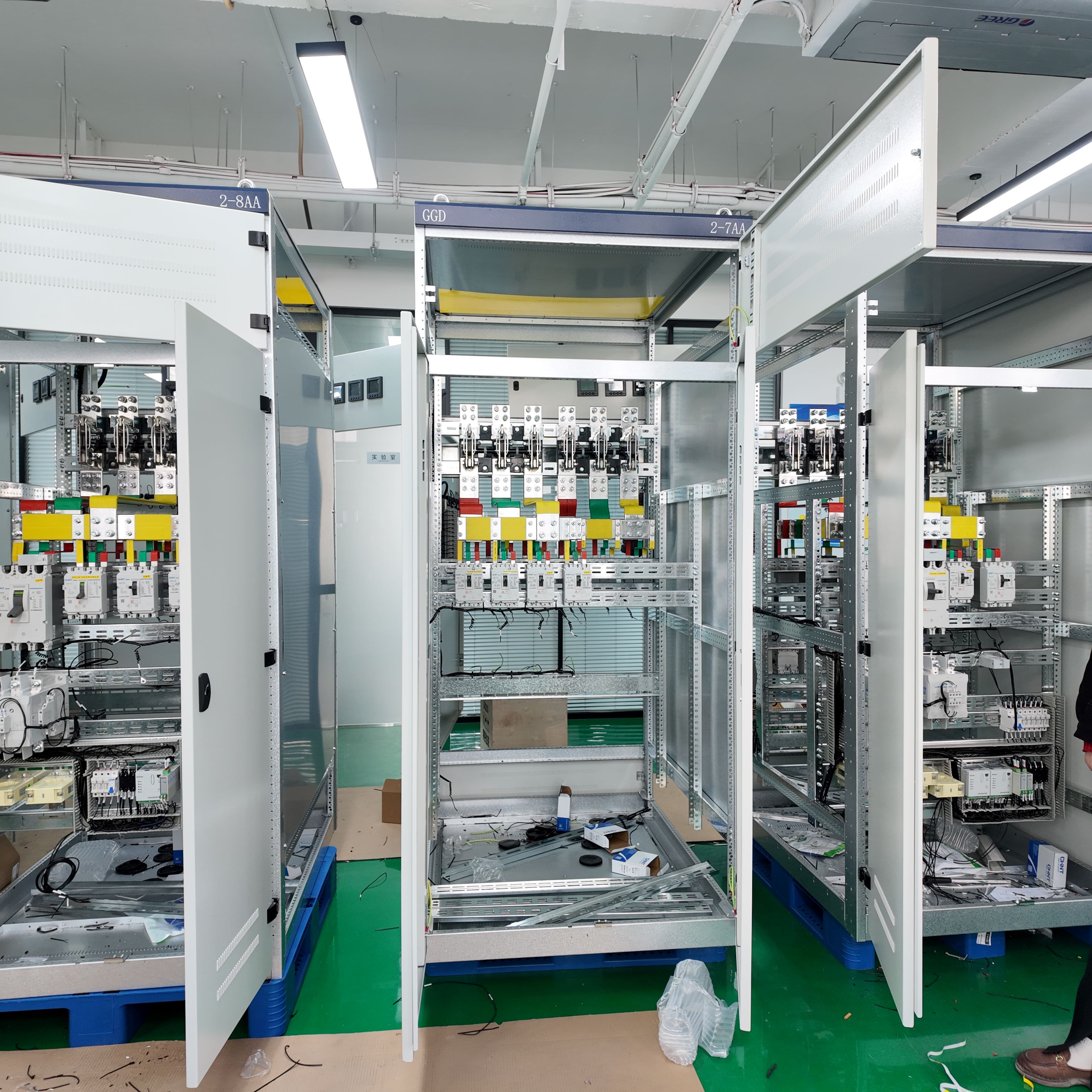 Leakage Protection EV Charging Distribution Box 380V Intelligent Power Panel IP54 Hybrid Lock