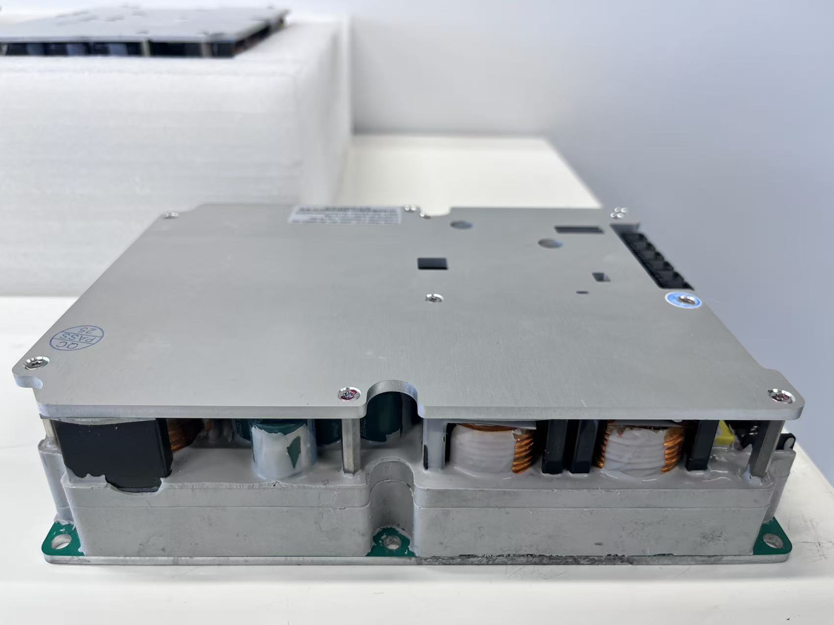 Lincoren High Reliability 3kW Onboard DCDC Converter Module for Commercial, Industrial and Off Road Vehicles