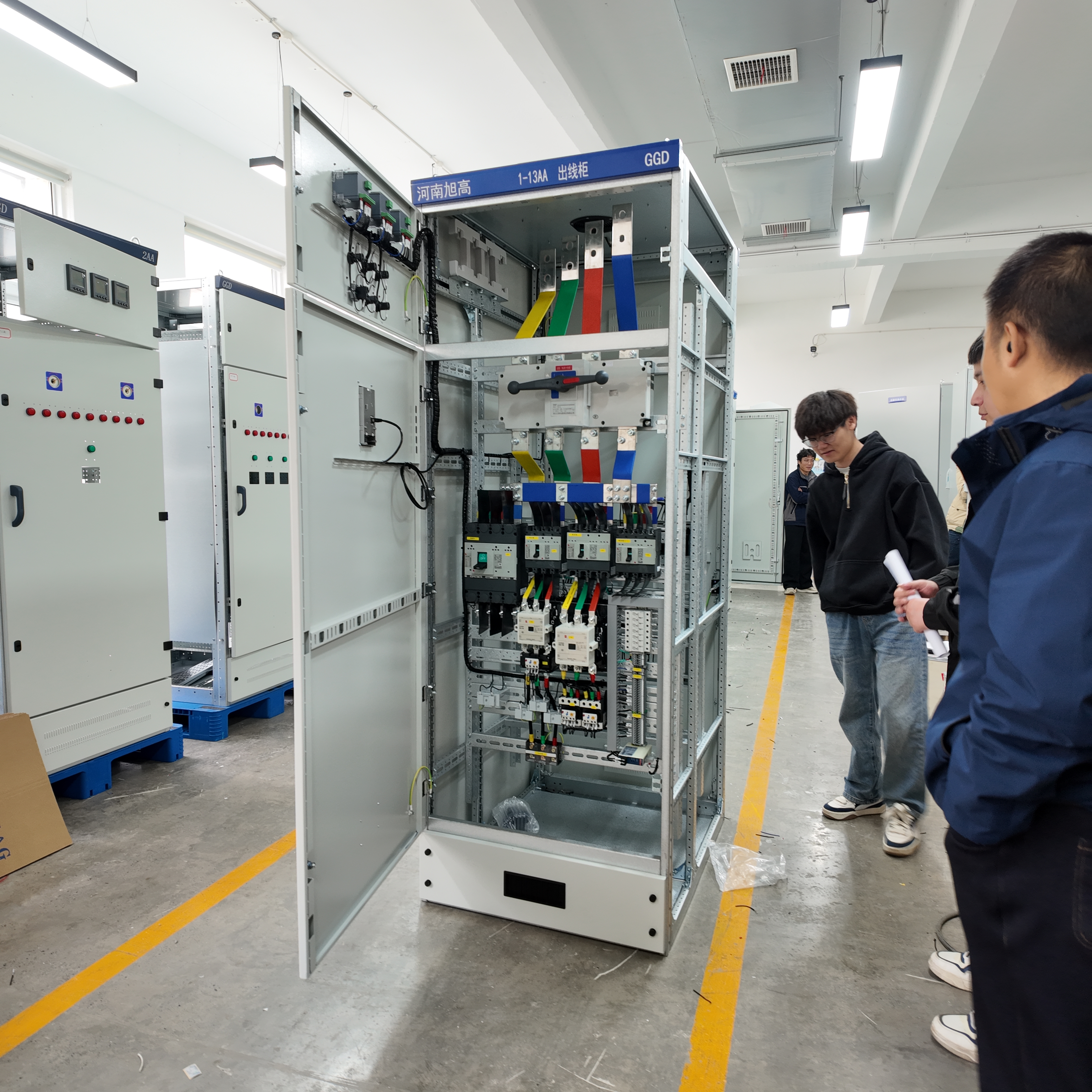 Leakage Protection EV Charging Distribution Box 380V Intelligent Power Panel IP54 Hybrid Lock