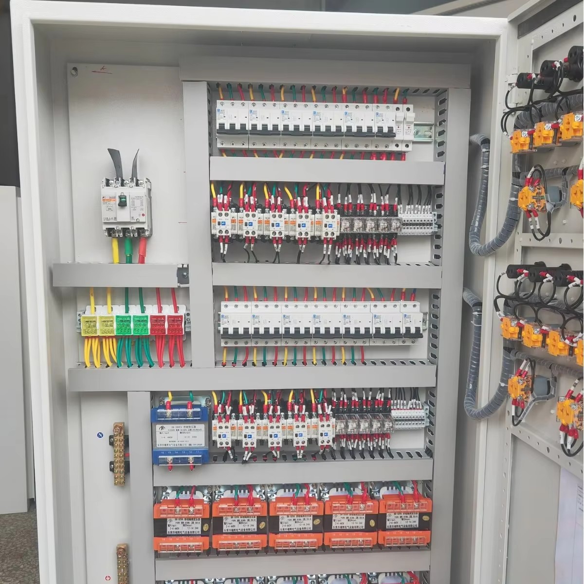 Customized Pump Control Box LV Distribution Panel UPS EV Charger Power Monitoring Cabinet 40-250A Current IP30-65 Protection