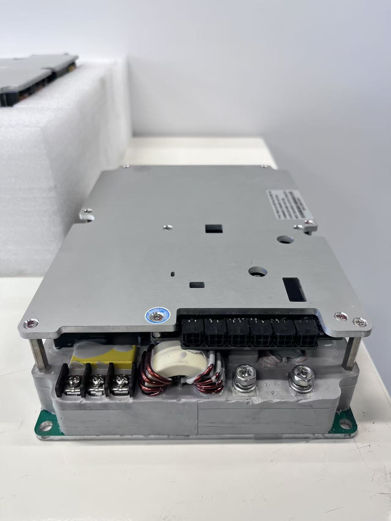 Lincoren High Reliability 3kW Onboard DCDC Converter Module for Commercial, Industrial and Off Road Vehicles