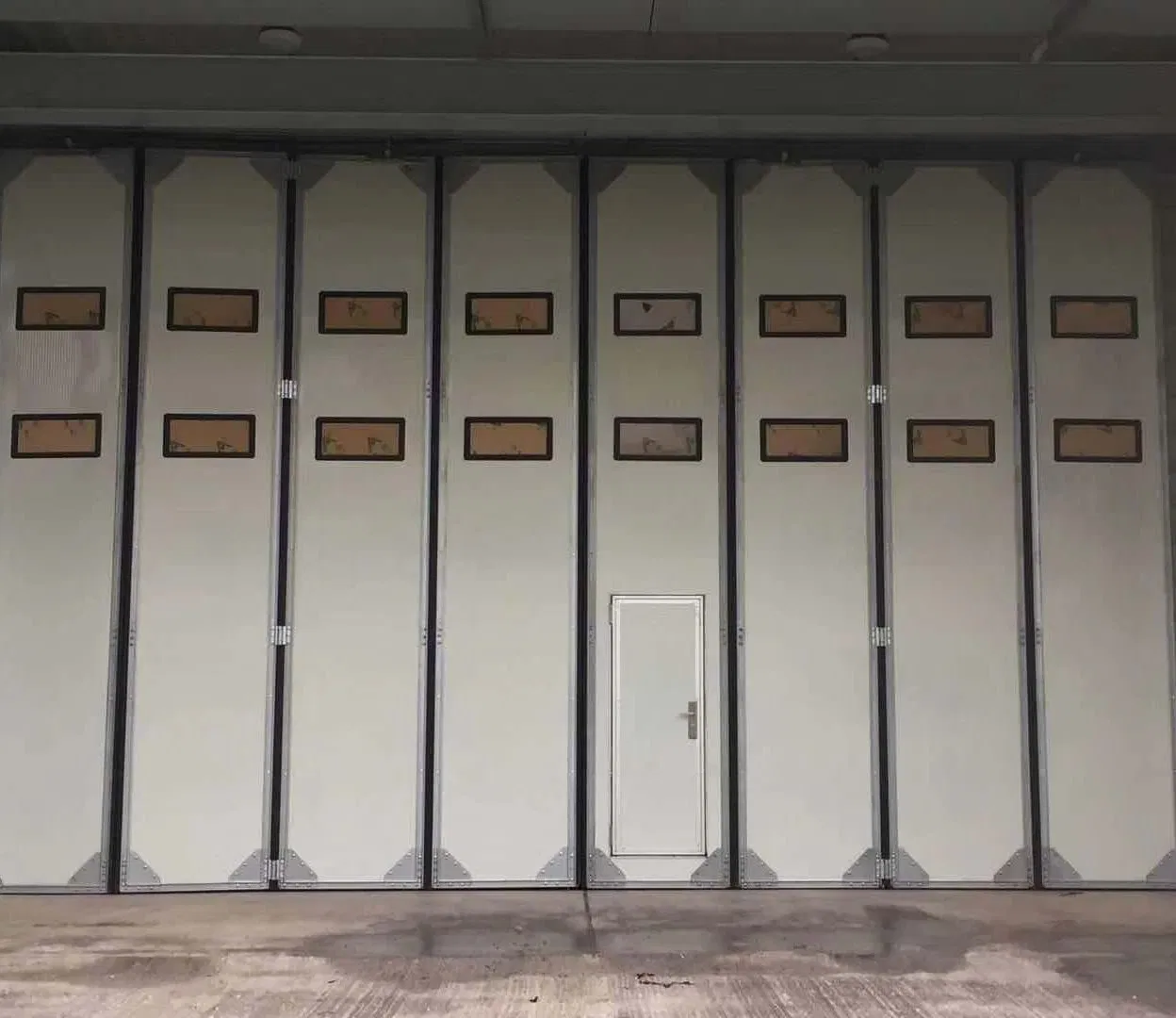 2026 Innovative Products Large Size Folding Bifold Door Folding Door