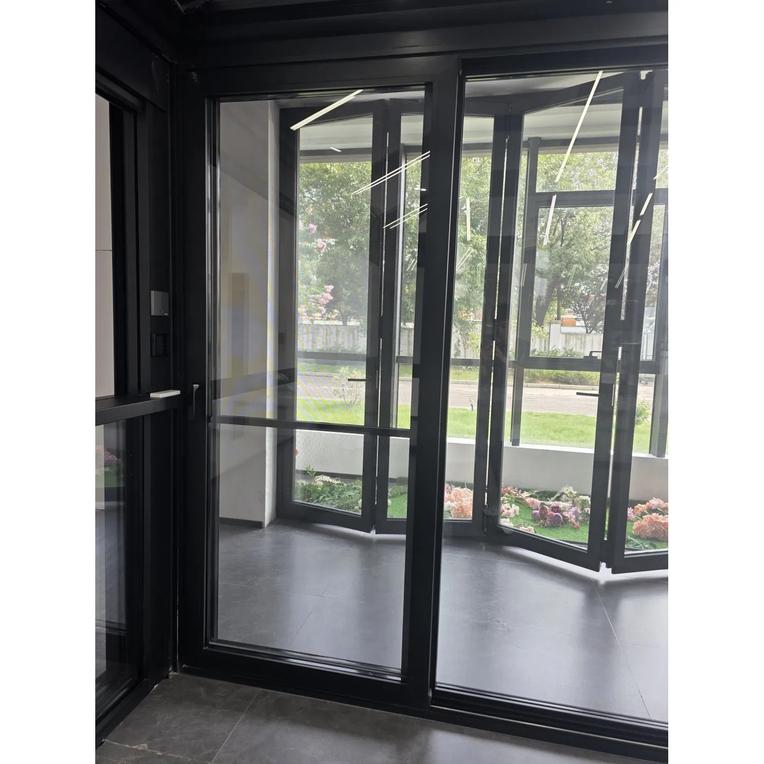 Aesthetic Self Latch Balcony Aluminium External Pocket Sliding Door