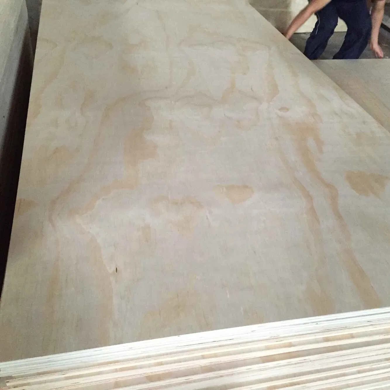 Hot Sale Red Meranti Plywood Poplar Hardwood Core
