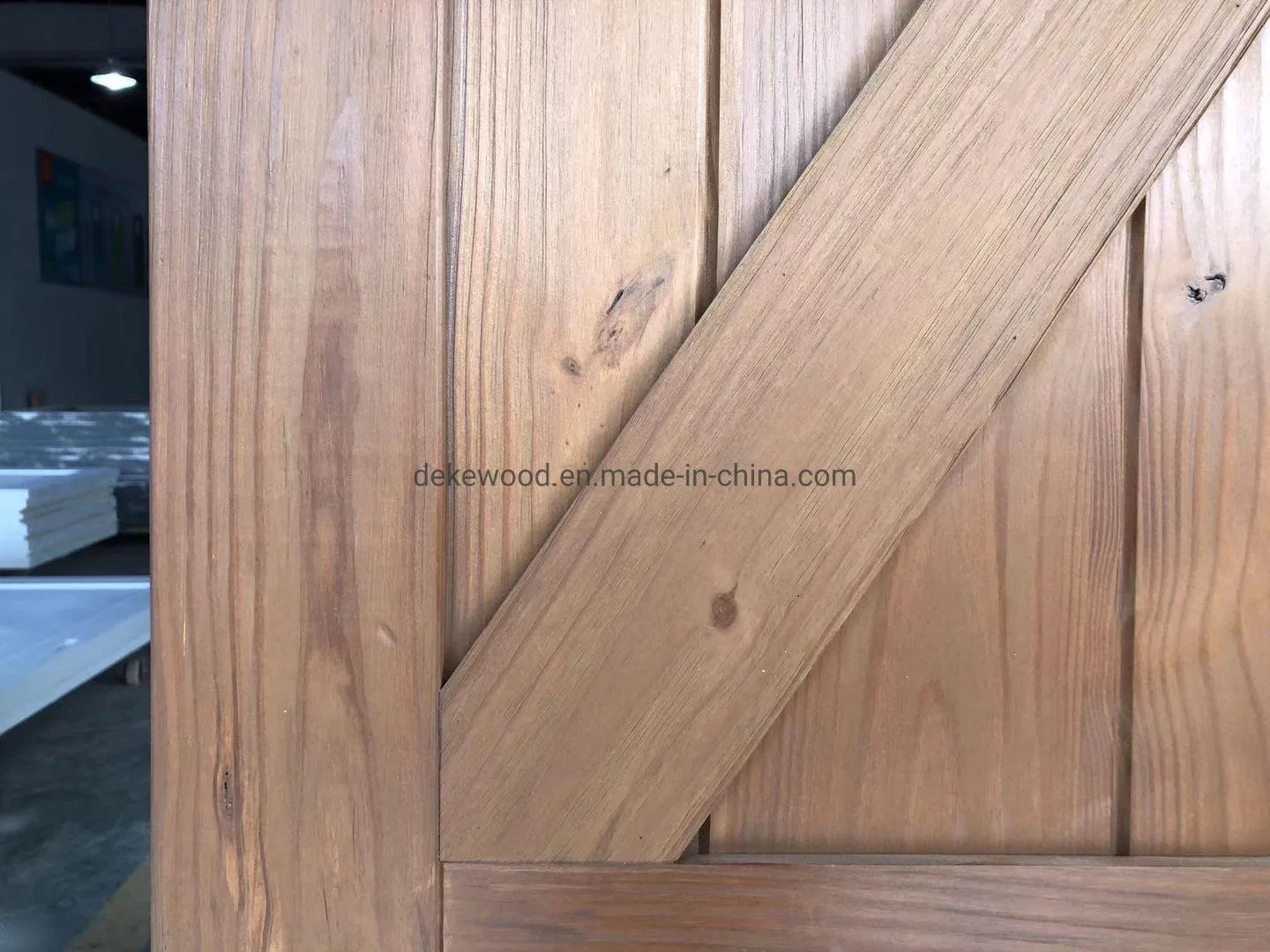 Premium Quality Solid Pine Sliding Wood Barn Door for Bathroom