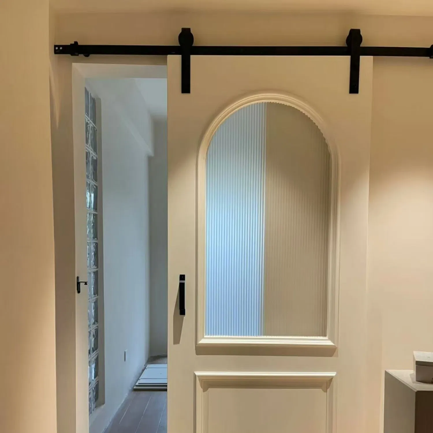 Durable Solid Wood Barn Door Set Home Office Bedroom Flush Door Supports Customized Eco Friendly Solid Wood Coated Door