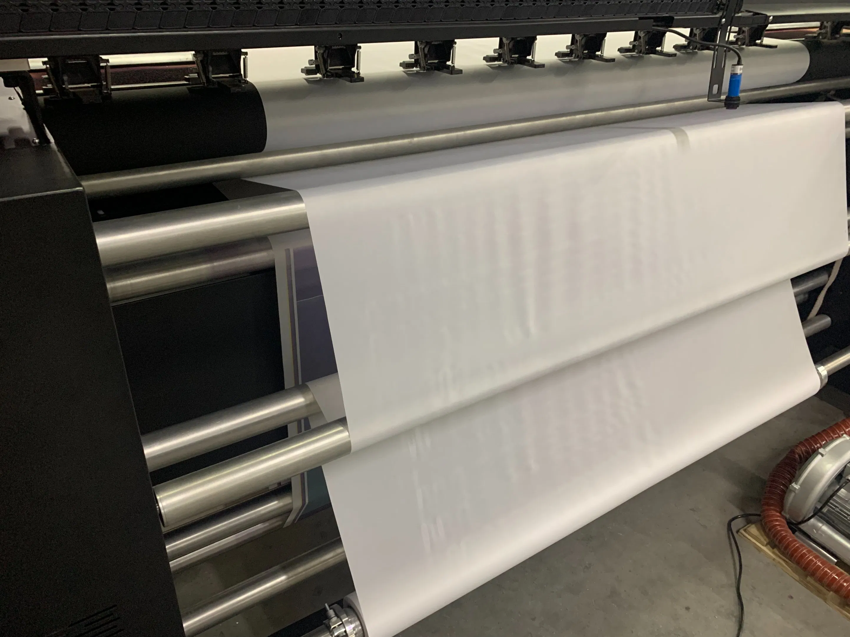 Yinghe Manufacturer Heavy Duty 2m with 4PCS I3200 Printhead Digital Fabric Textile Flag Roll to Roll Sublimation Printer Fabric Printer