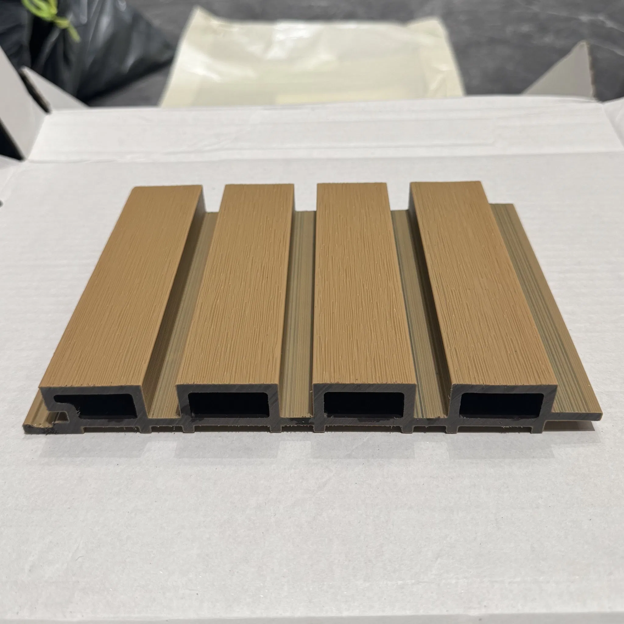 Factory Free Samples Outdoor WPC Co-Extrusion Wall Cladding Waterproof Anti-UV Weather-Resistant Wood Plastic Composite Wall Panel