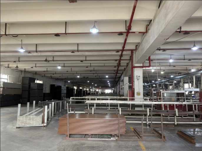 Ocox Hollow/Solid WPC Outdoor Decking Wood Plastic Composite Decking Waterproof Fireproof UV Resistance Easy Installation for Outdoor Landscaping