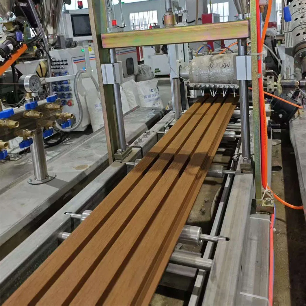 Exterior Panel Wall Co-Extrusion Slatted Shape Composite Outdoor WPC Wall Cladding