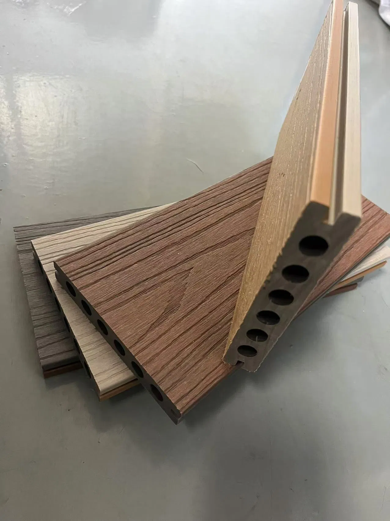 WPC Co-Extrusion Hollow Decking Swimming Pool/Timber/Floor Wood Plastic Composite /WPC Grain Outdoor Deck Eco-Friendly