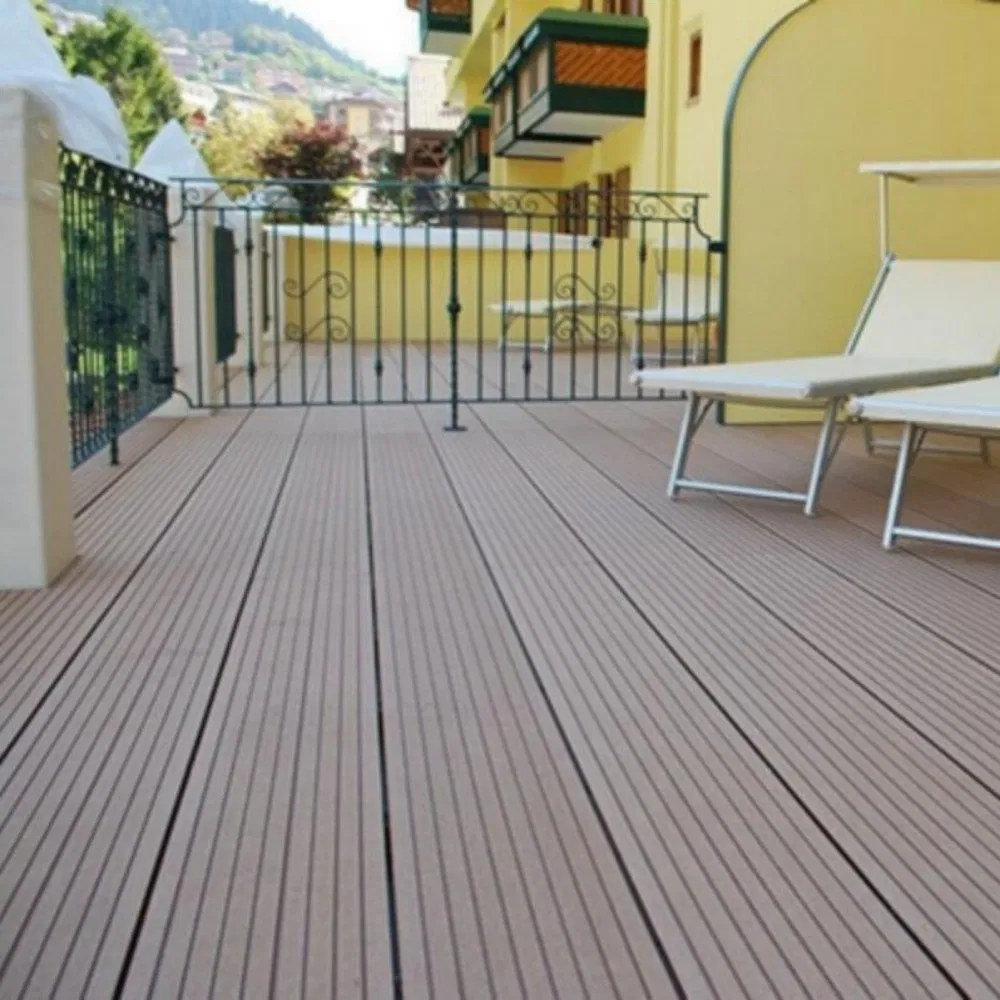 UV-Stable Exterior Solid Waterproof Wooden High Strength CE Certified WPC Wood Plastic Composite Decking of Double Colors