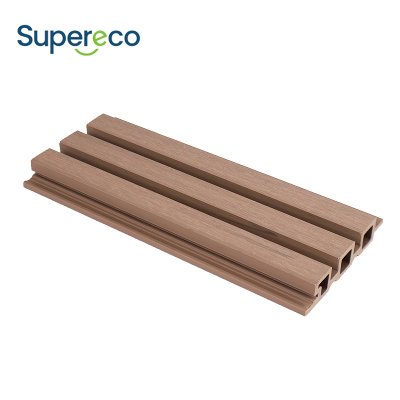Easy Installion Co-Extrusion Fluted WPC Castellated Cladding Wall Panel Outdoor 134.5*20mm