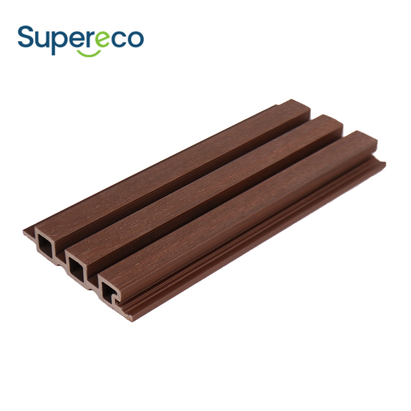 Easy Installion Co-Extrusion Fluted WPC Castellated Cladding Wall Panel Outdoor 134.5*20mm