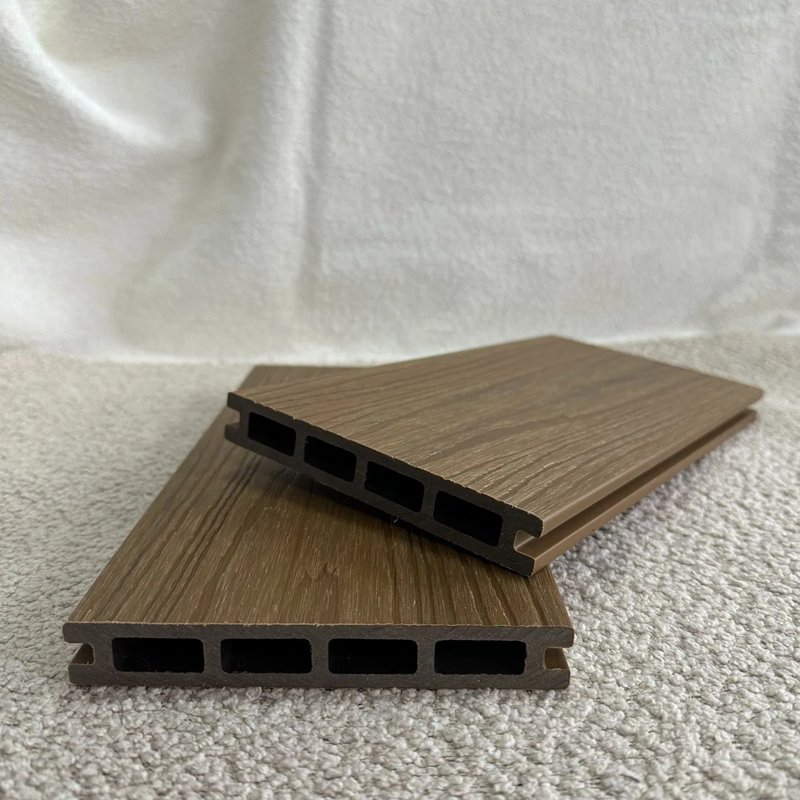 Hollow WPC Decking 145X21mm Soundproof Engineered Flooring