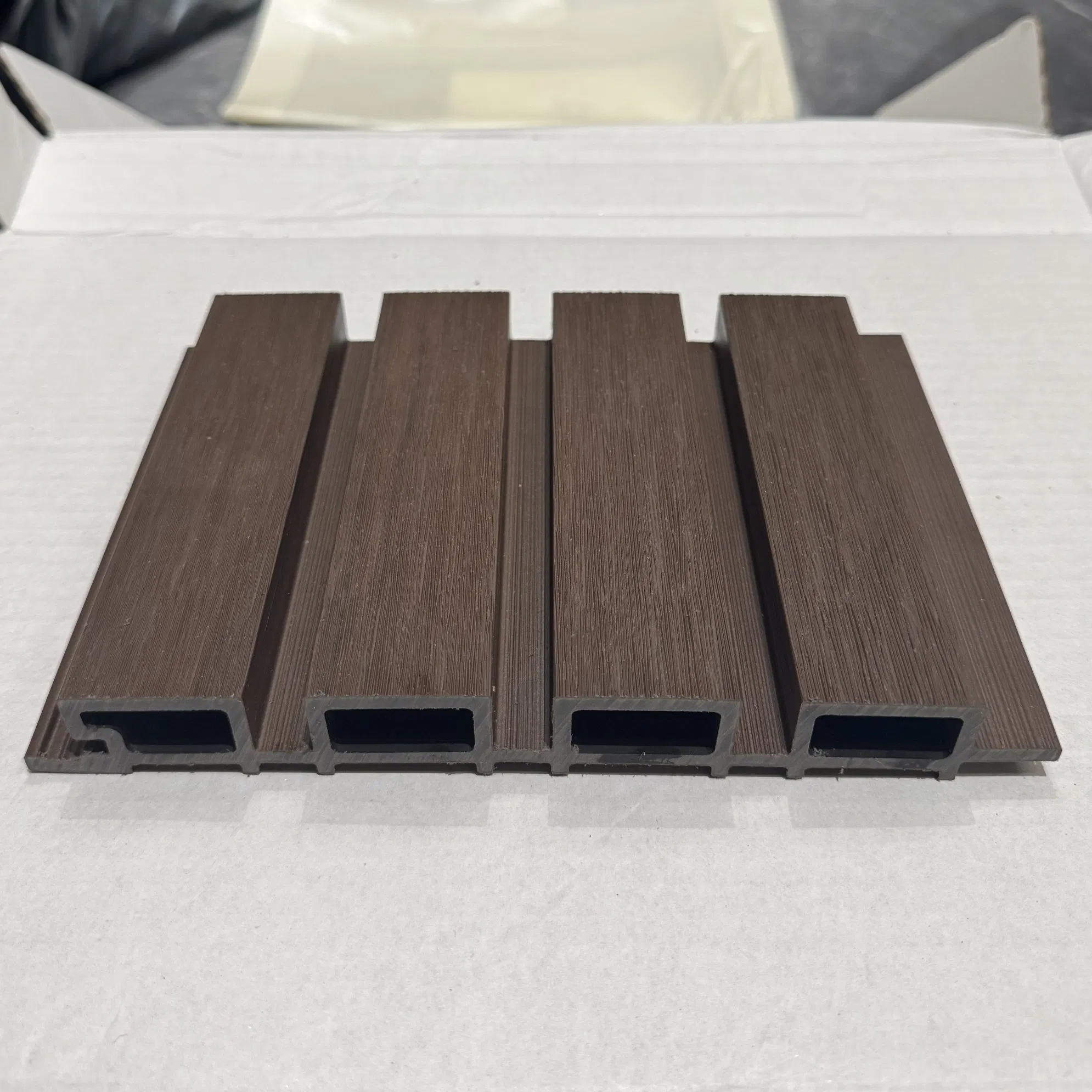 Factory Free Samples Outdoor WPC Co-Extrusion Wall Cladding Waterproof Anti-UV Weather-Resistant Wood Plastic Composite Wall Panel