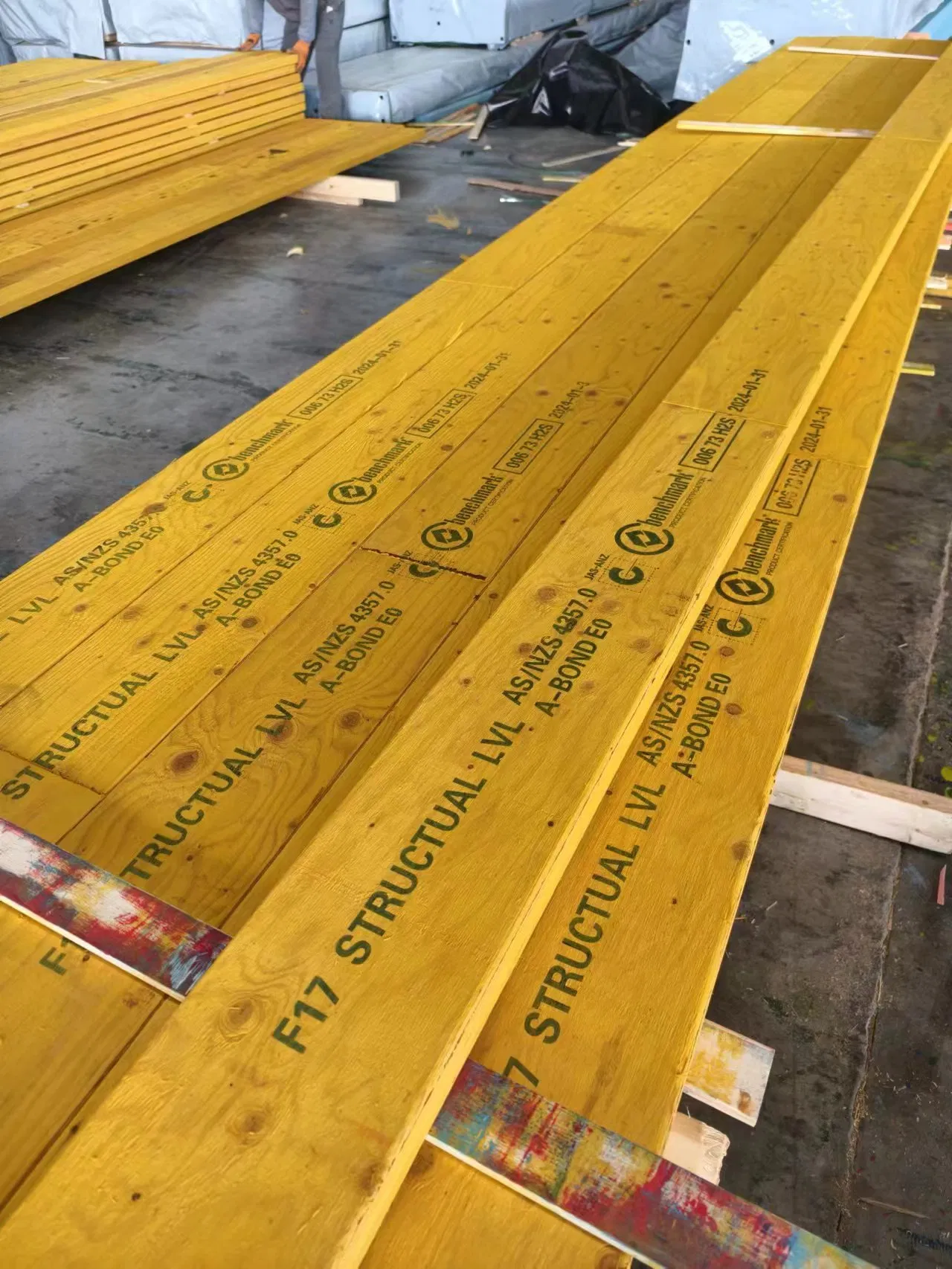 LVL Structural H2s Larch Pine Scaffold Plank Boards LVL Plywood for Construction
