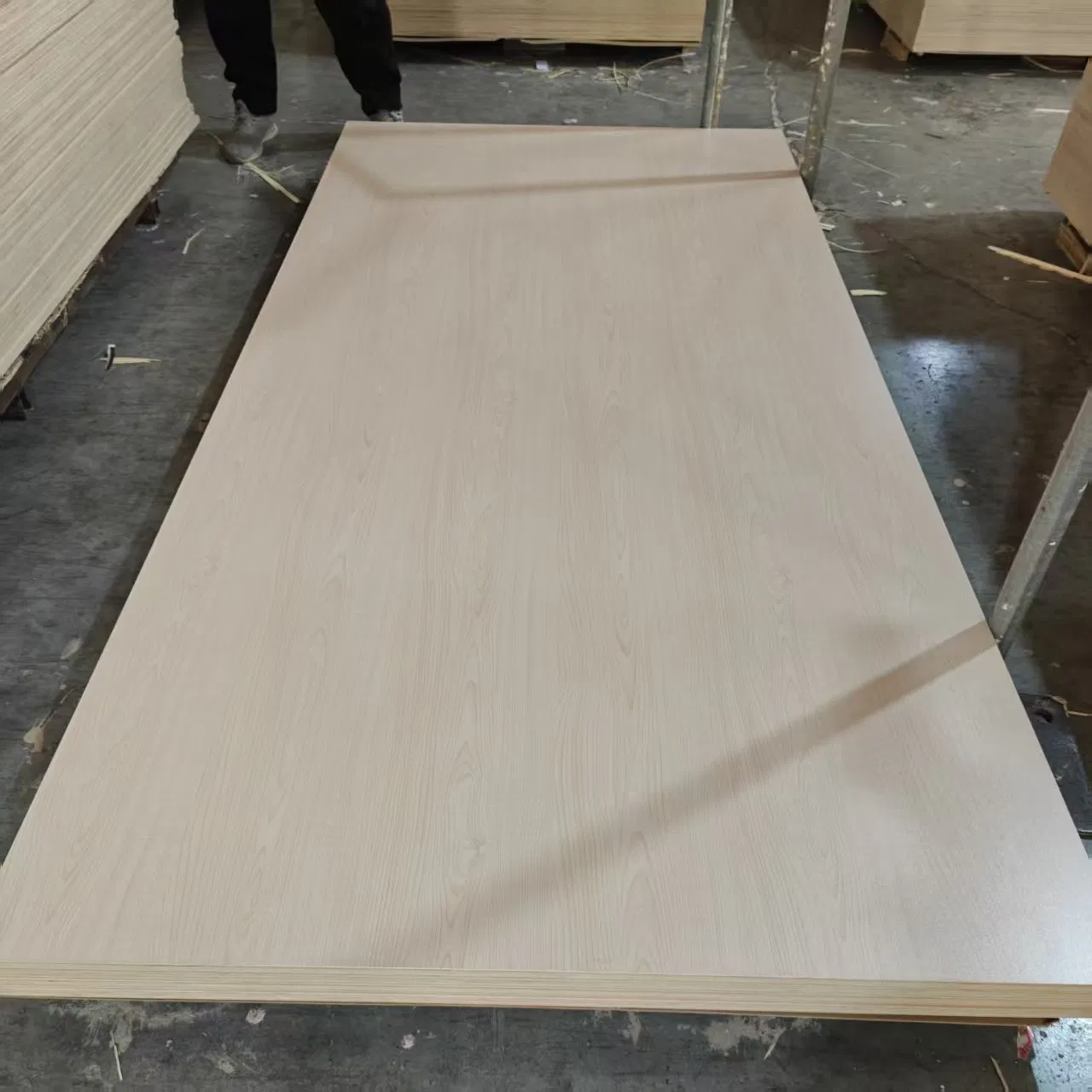 High-Gloss Waterproof Plywood Okume Hardwood Decorative Veneered Melamine Plywood