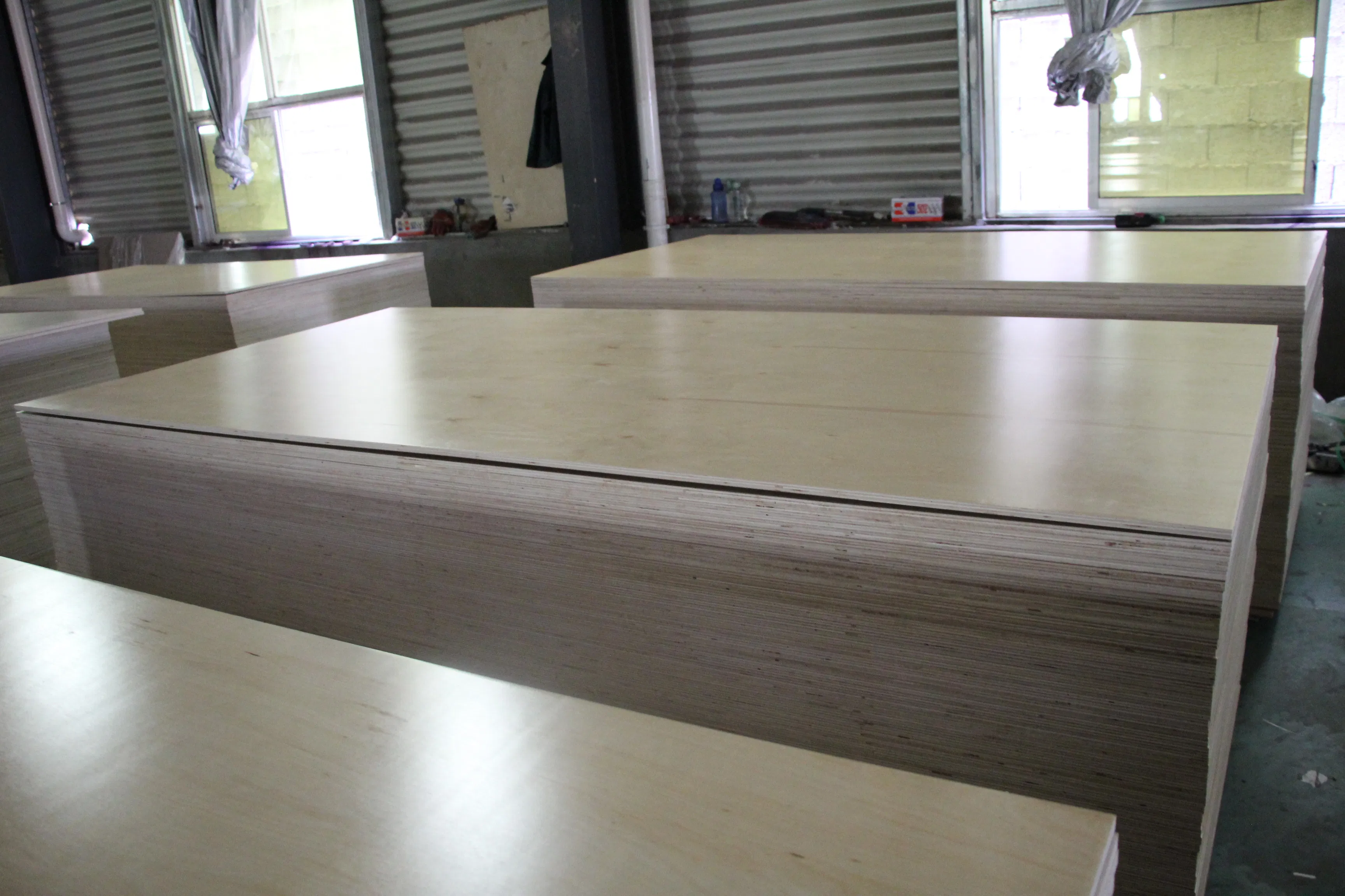 3/4X1220X2440mm Marine Plywood Board Waterproof Eucalyptus Core Phenolic Glue Plywood