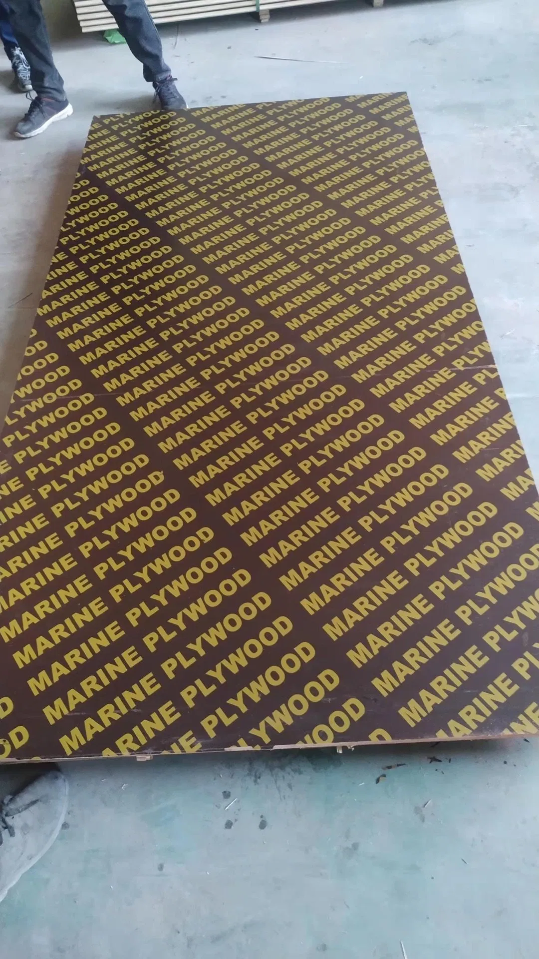 1220*2440mm Customized Film Faced Construction Fire Retardant Plywood for Sale