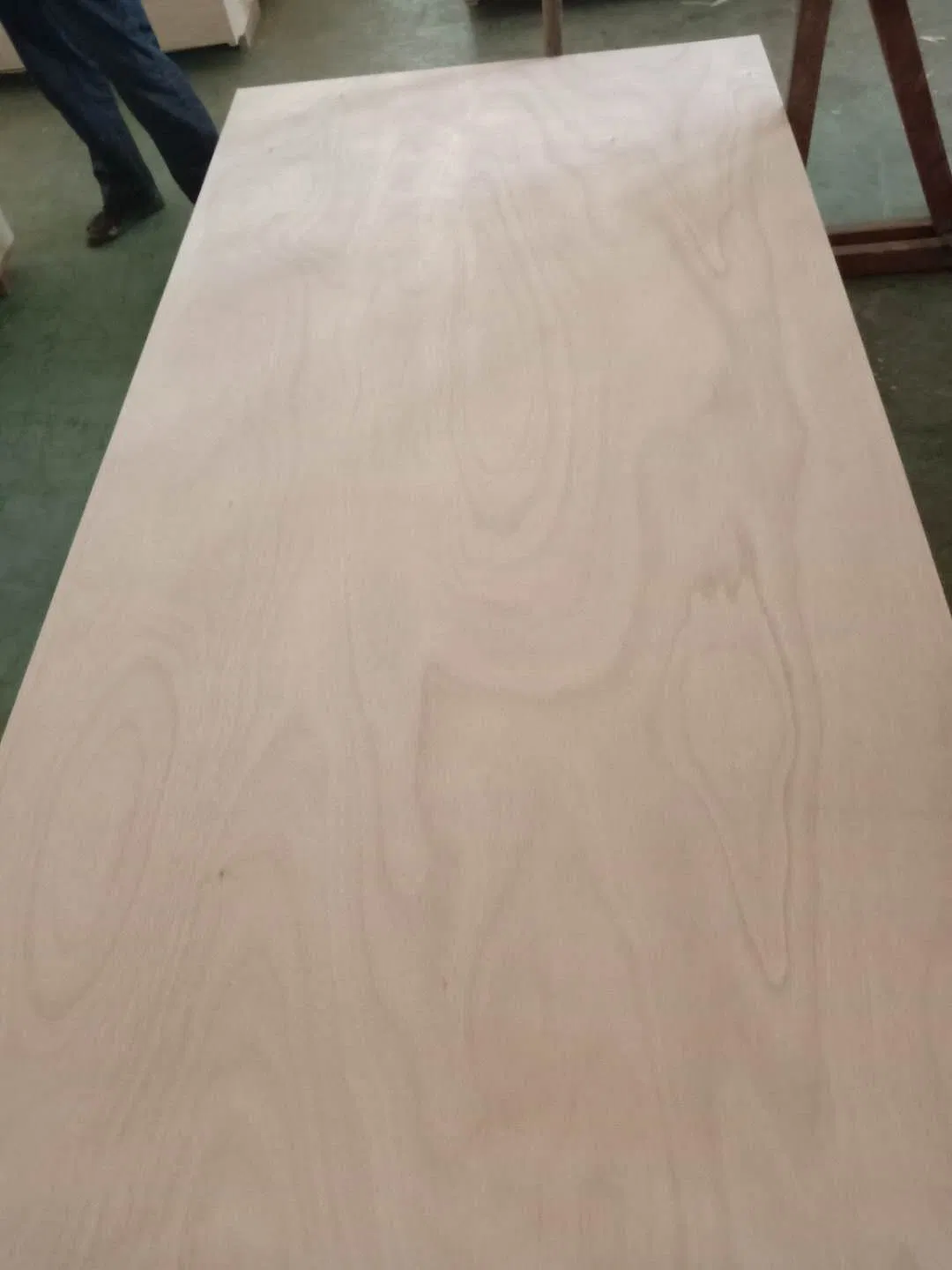 Furniture-Grade Double Hot Pressing Okoume/ Bintangor Plywood