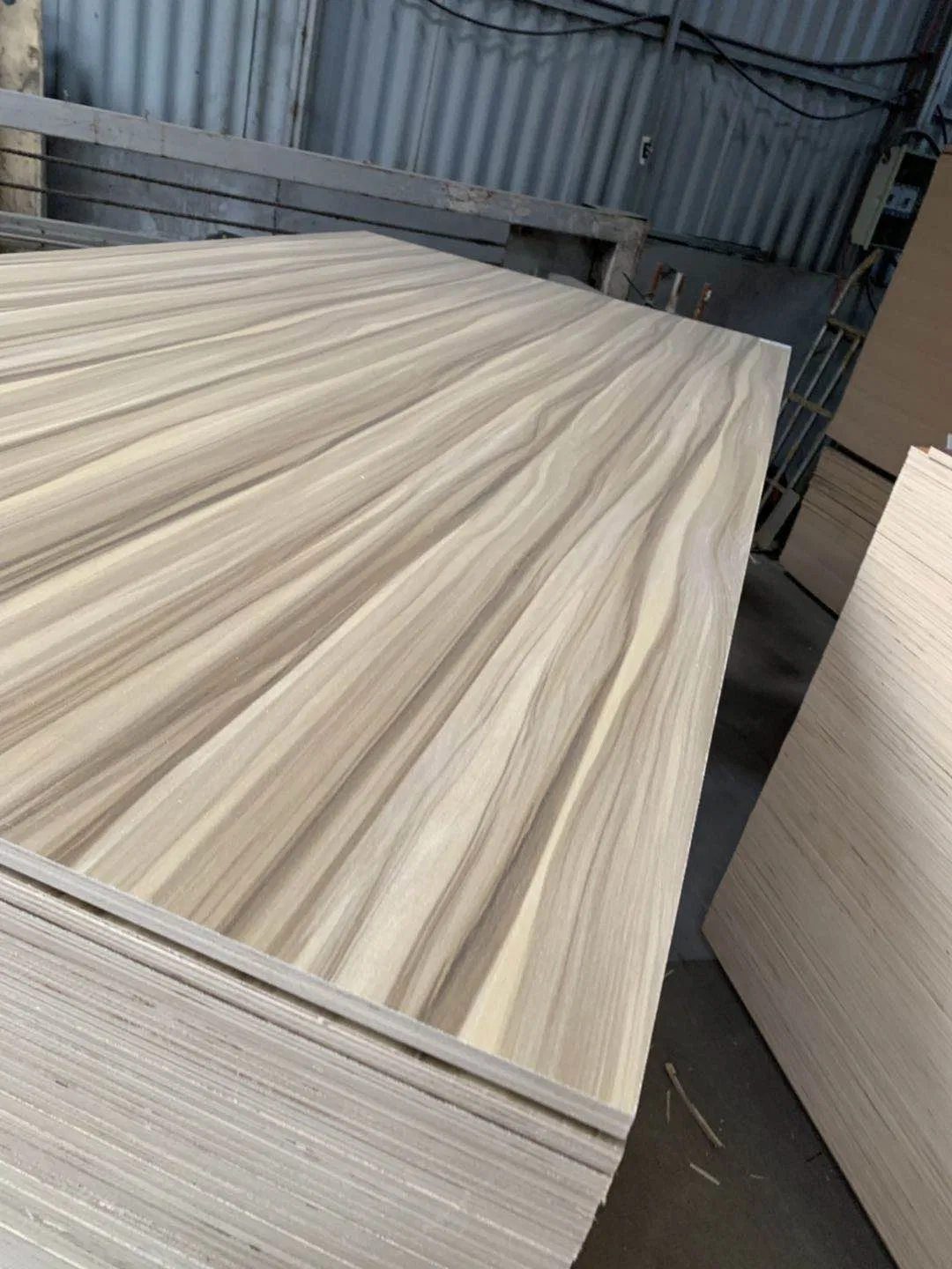 Furniture Grade Melamine Plywood for Home Furniture and Building Material