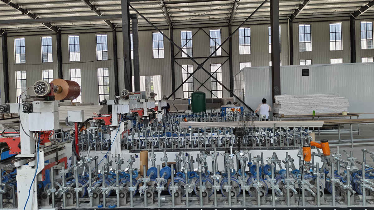 Laminating process for melamine board at Regit Decor