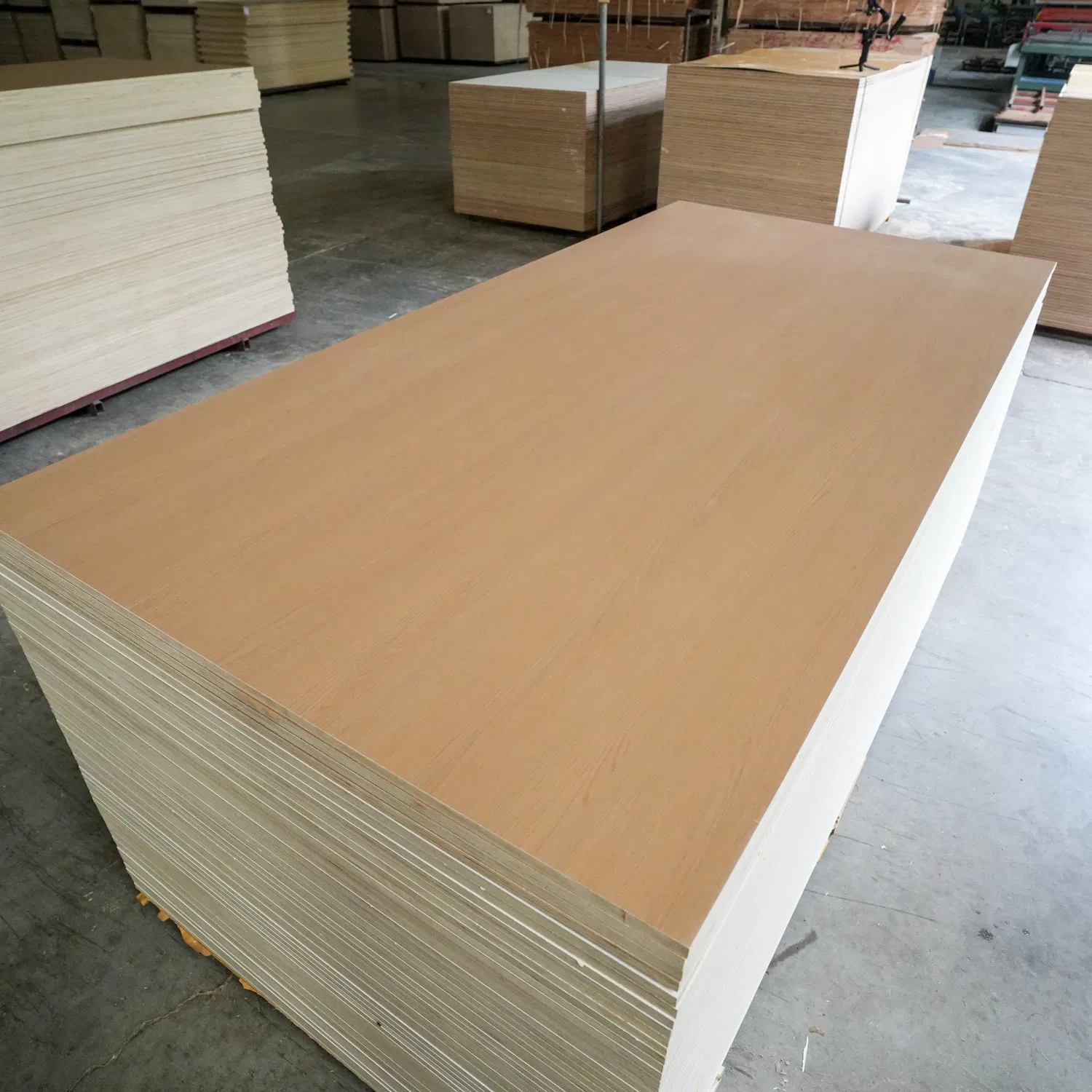 Waterproof Wooden Grain HPL 18mm Birch Marine Laminated Melamine Faced Plywood