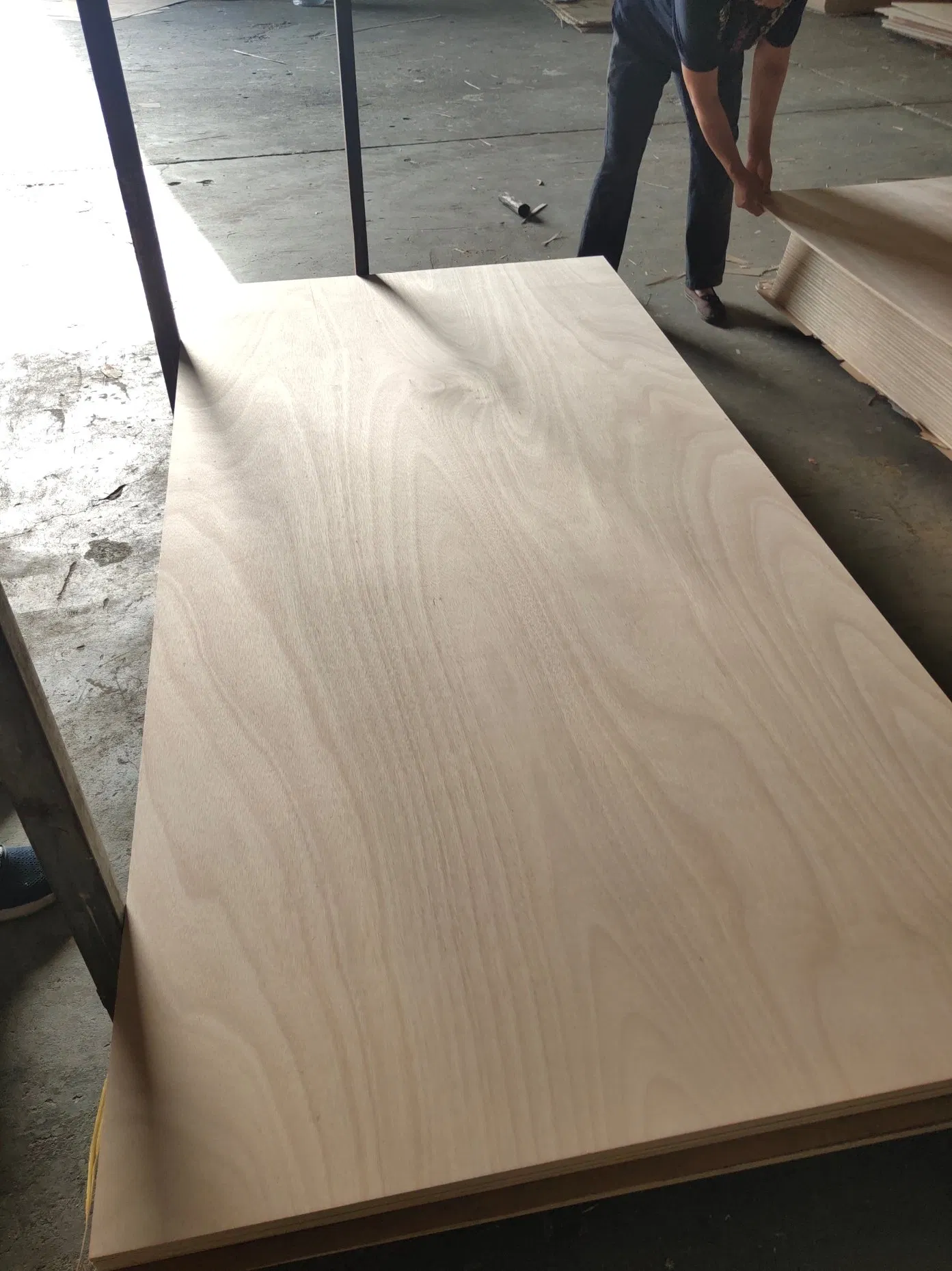 Linyi 9mm 12mm Plywood Flexible Curved Poplar Core Commercial Plywood