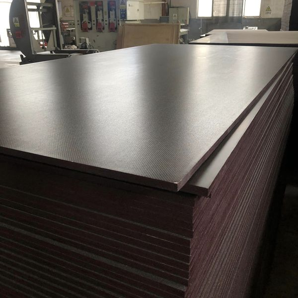 Wiremeshed Anti-Slip 12mm 18mm 21mm Film Faced Plywood for Construction Formwork