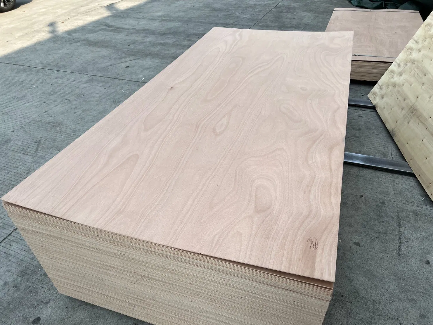 Okoume Plywood E0 Glue Eco-Friendly Furniture Grade Factory Sale Directly