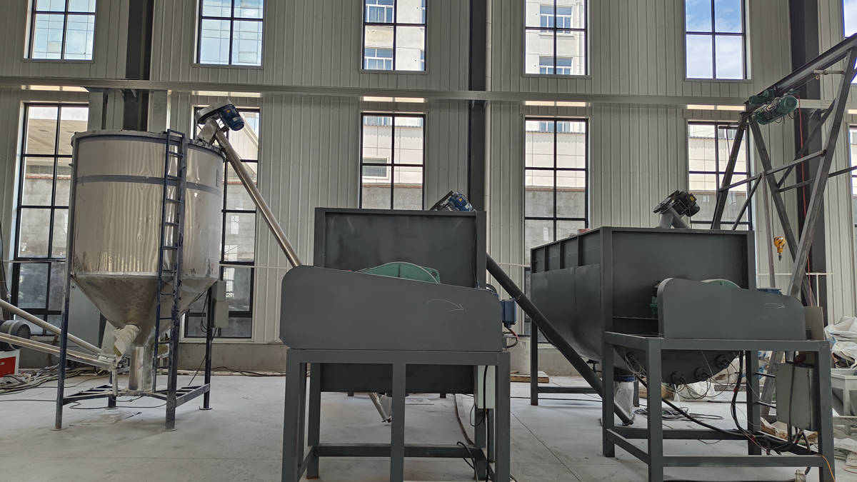 Raw materials mixing process at Regit Decor