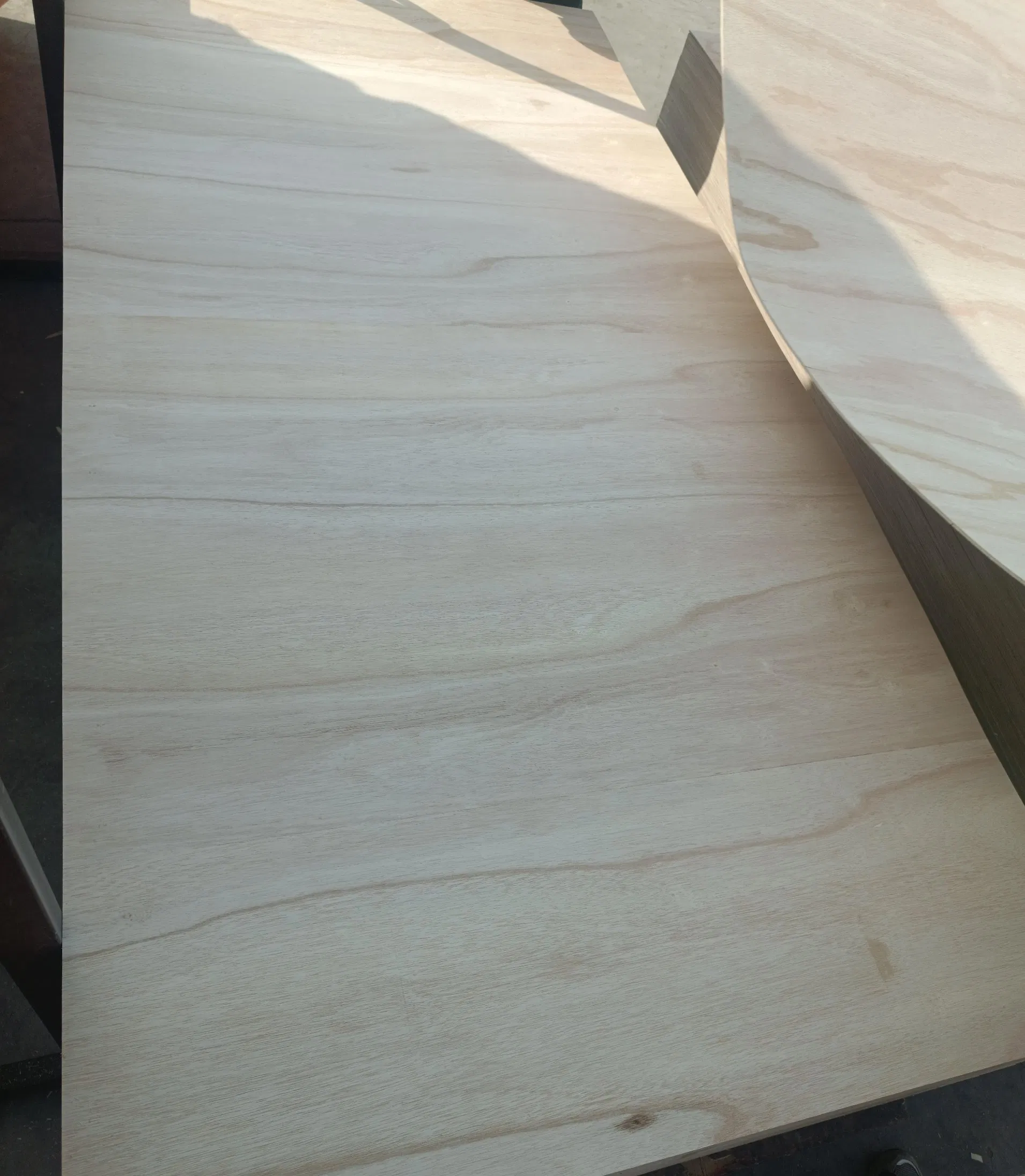 Factory Price Flexible Bendable Plywood for Curved Furniture and Decoration