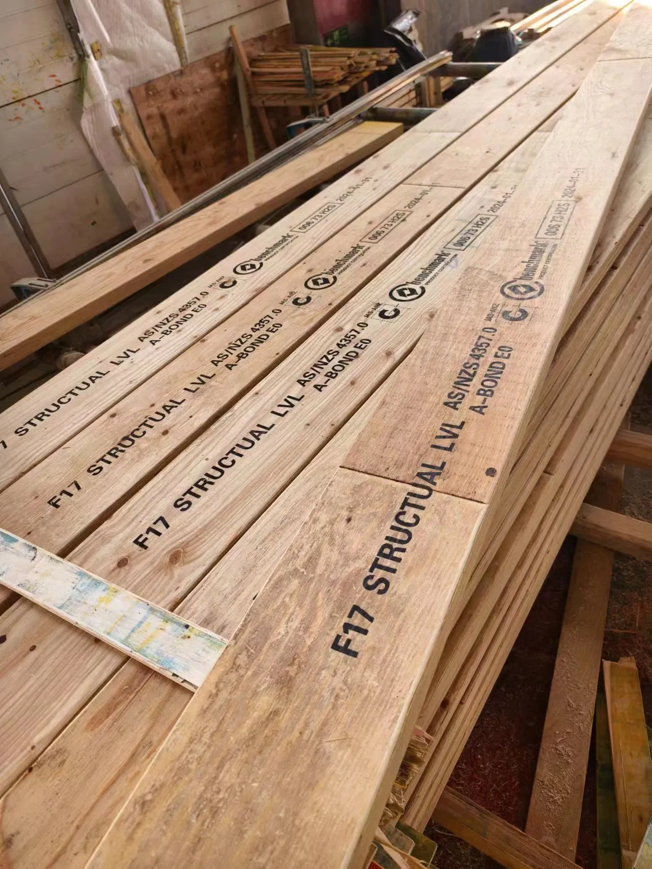 LVL Structural H2s Larch Pine Scaffold Plank Boards LVL Plywood for Construction