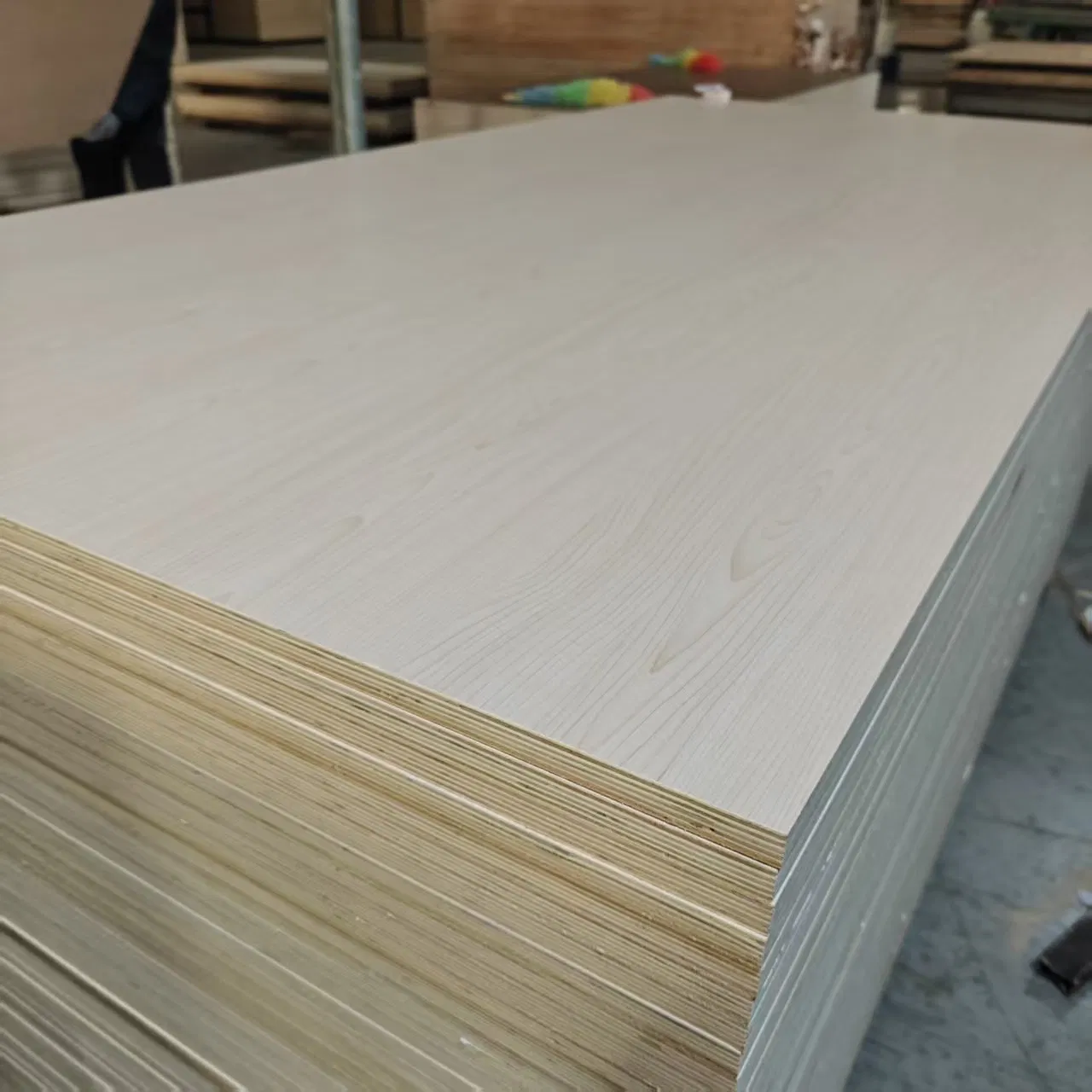 Hot Sale Durable Home Furniture 18mm Decorative Faced Beech Veneered Melamine Plywood