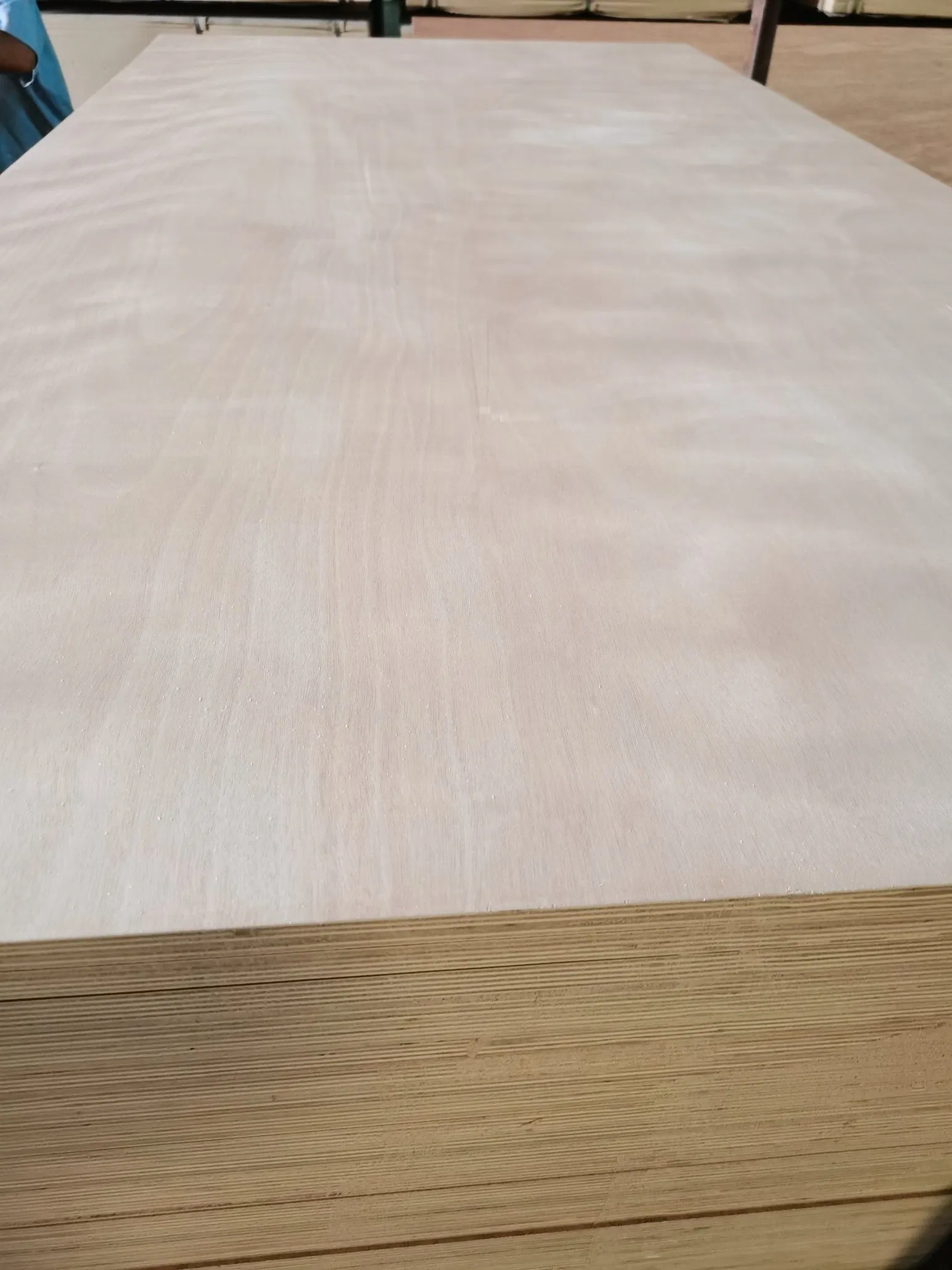 Factory 9mm/18mm/25mm Furniture Grade Poplar-Core Laminated Wood Timber Bintangor/Birch/Sapele/Okoume Veneer Commercial Plywood Board