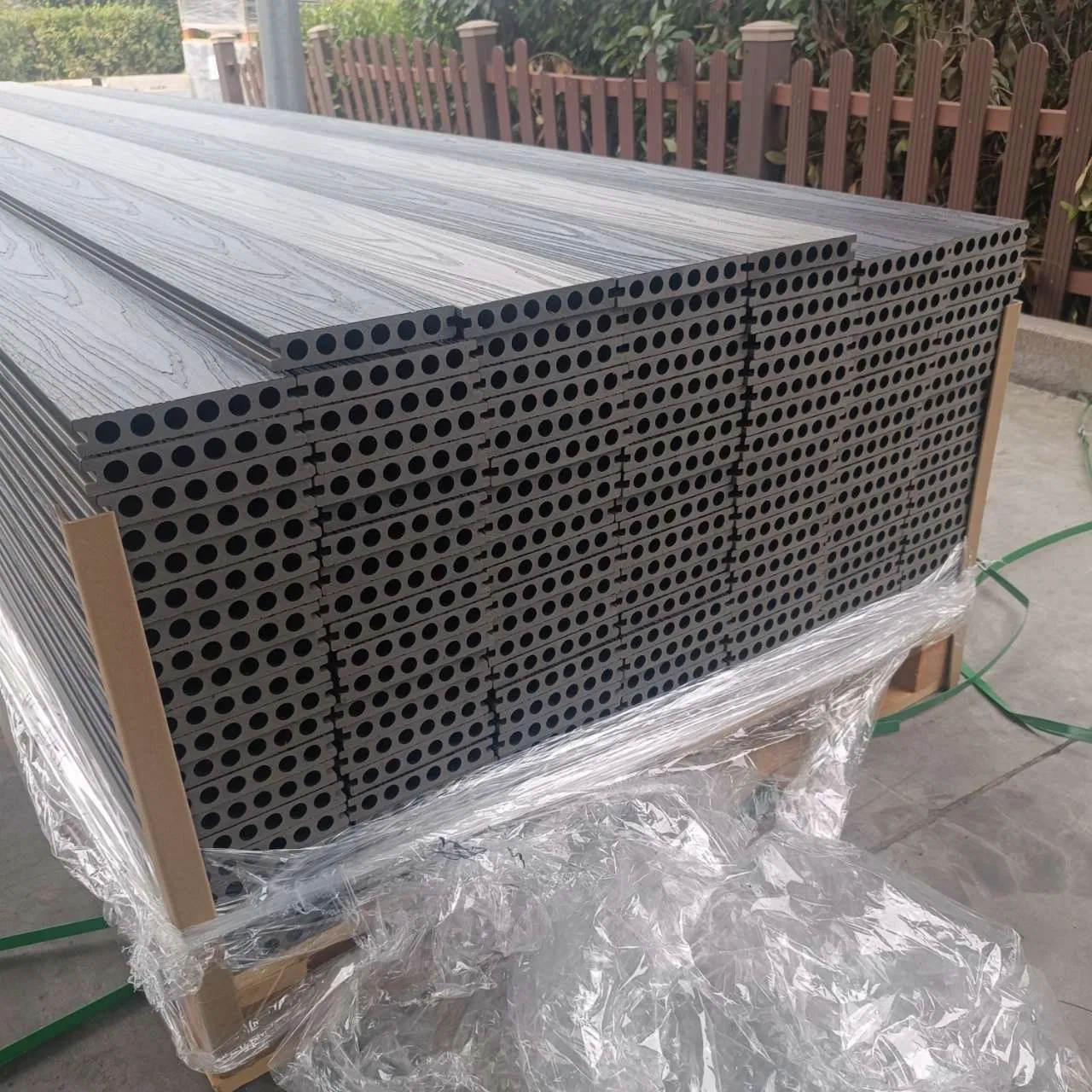 PE Groove Decking 140*25mm Wood Composite WPC Outdoor Decking