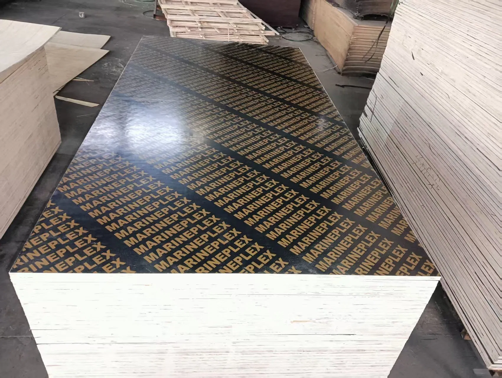 18mm 4X8 Formwork System Concrete Plywood Marine Formply Shuttering Plywood Waterproof Black Film Faced Construction Plywood for Building Framework China Supply