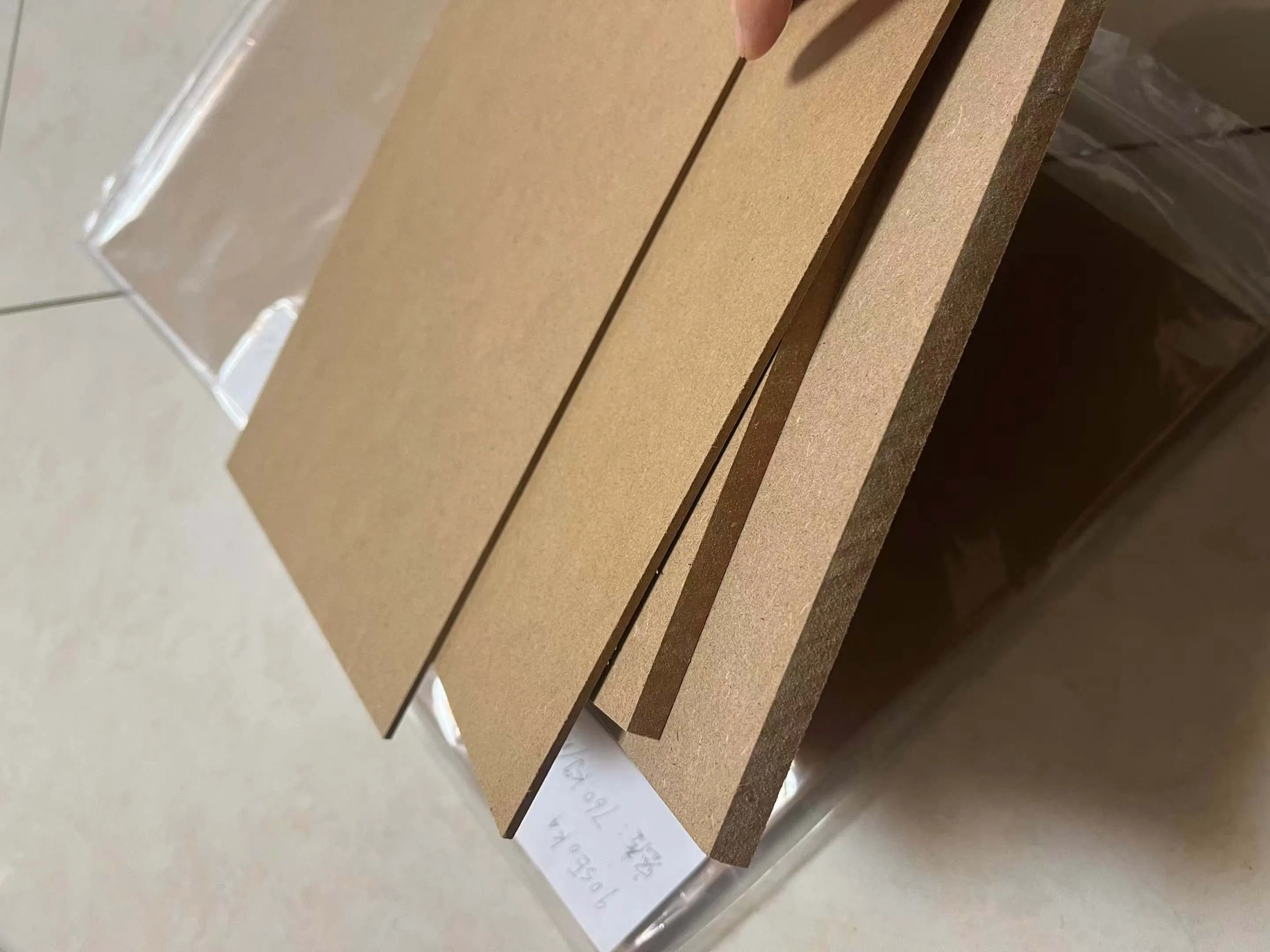Medium Density Fiberboard E0 Standard Plain MDF Board Fibreboards High Quality 15mm/18mm Waterproof UV High Gloss Melamine Veneer Laminated Raw Plain MDF Fiber