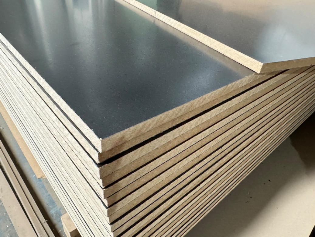 High Gloss UV Black and White Melamine MDF Board for Furniture Decorative and Table Cabinet Doors and Window Board