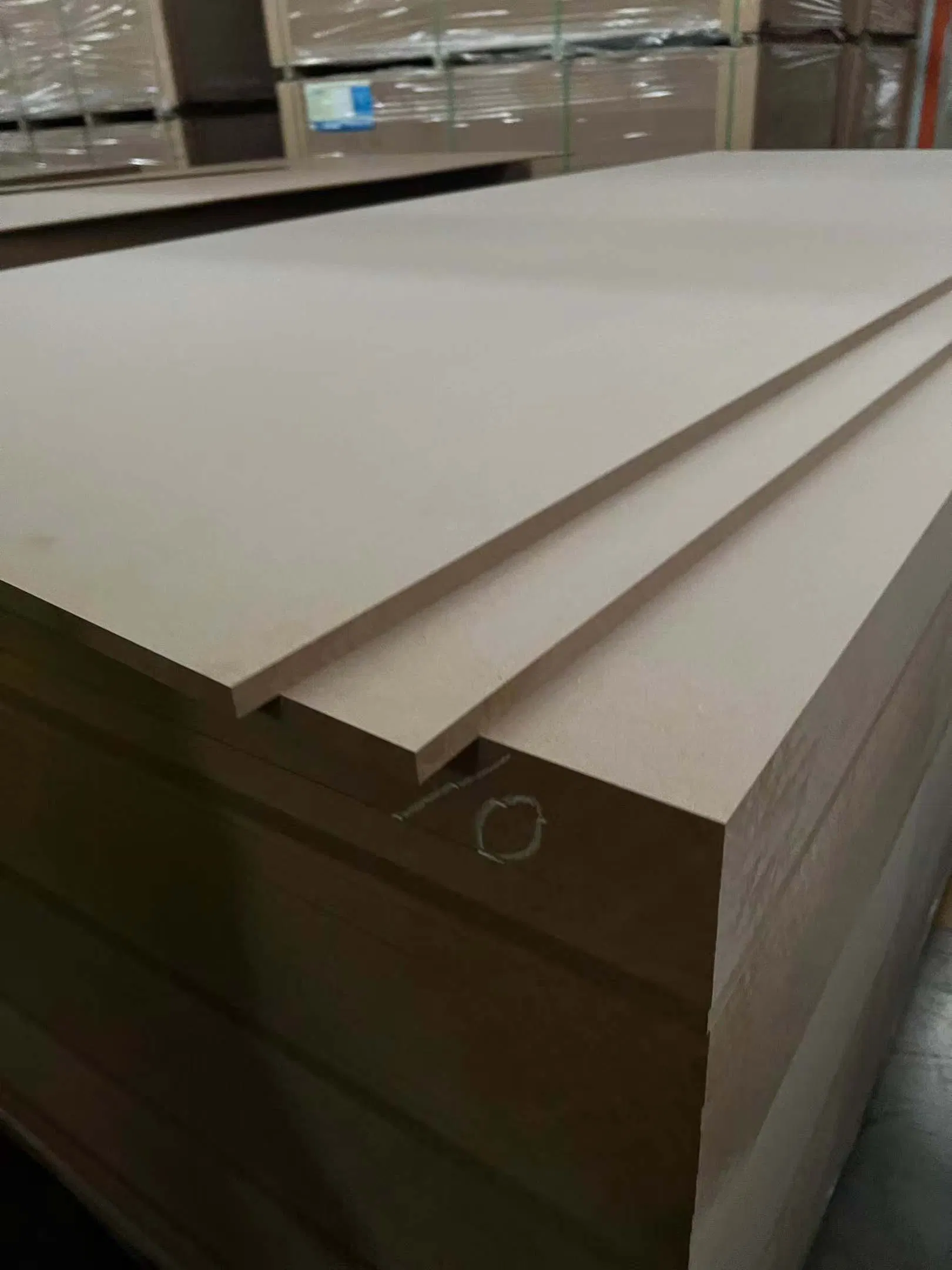 Medium Density Fiberboard E0 Standard Plain MDF Board Fibreboards High Quality 15mm/18mm Waterproof UV High Gloss Melamine Veneer Laminated Raw Plain MDF Fiber