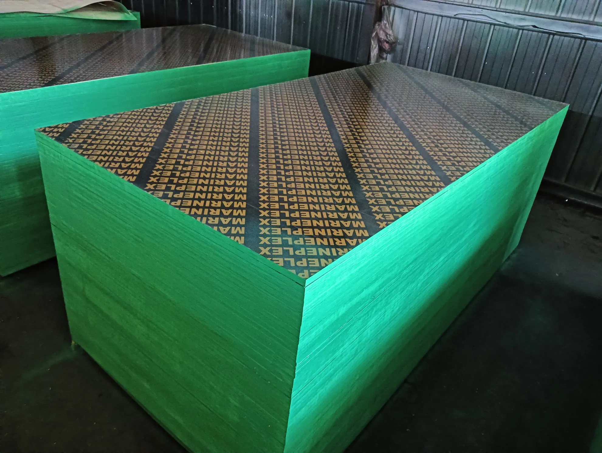 18mm 4X8 Formwork System Concrete Plywood Marine Formply Shuttering Plywood Waterproof Black Film Faced Construction Plywood for Building Framework China Supply