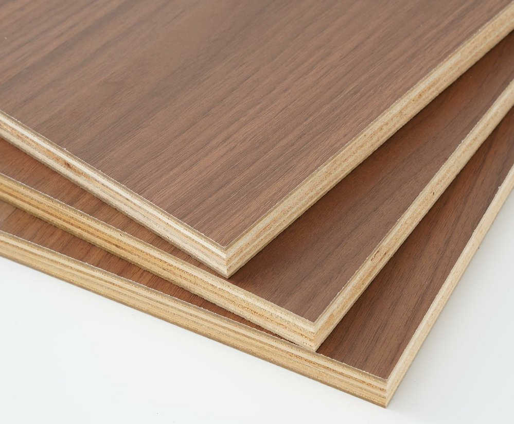 Eco-Friendly 18mm Waterproof Decorative 1220X2440mm Interior Melamine Faced Plywood Board