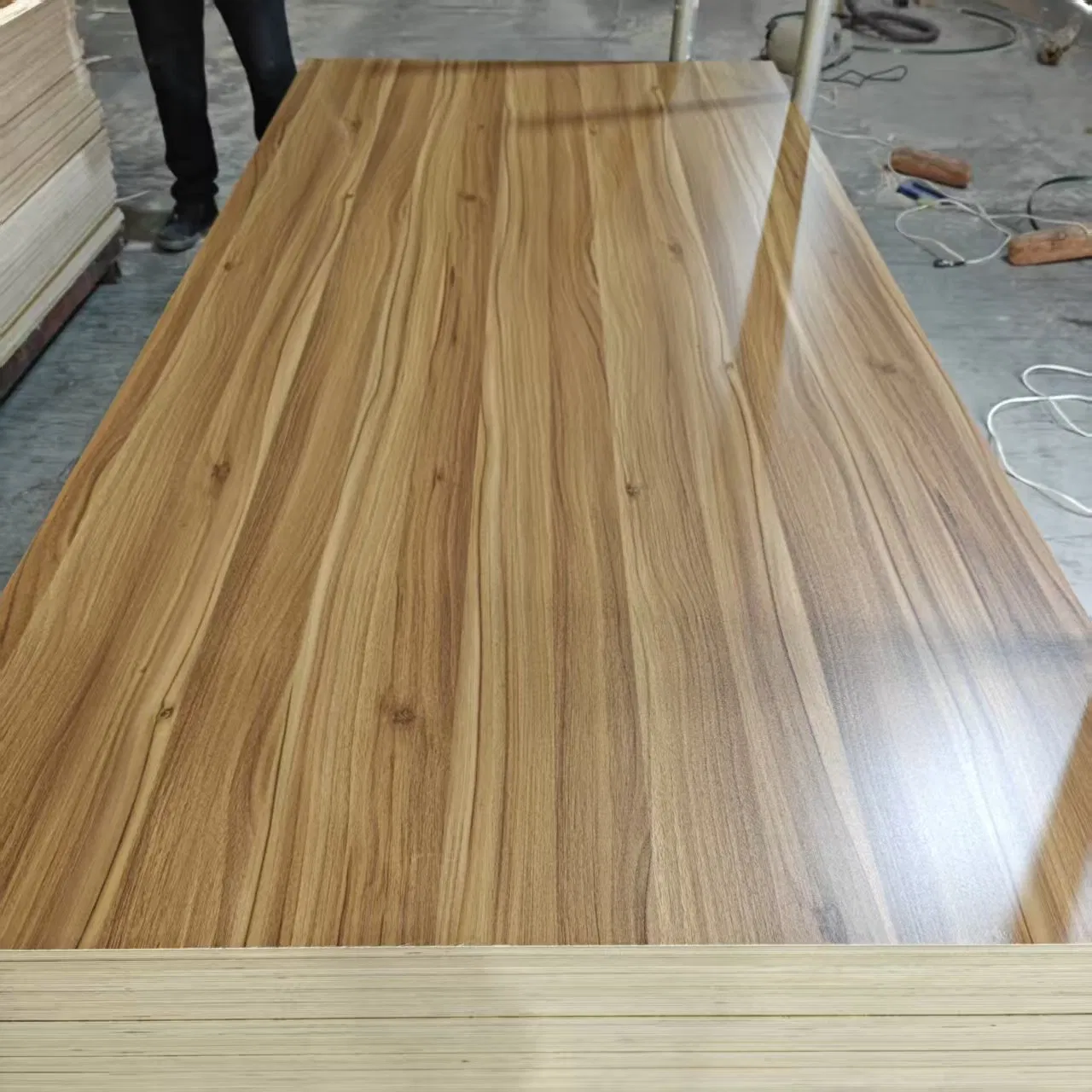 1220*2440*18mm E0/E1/E2 Glue Waterproof Film Faced Commercial Birch Board Melamine Plywood