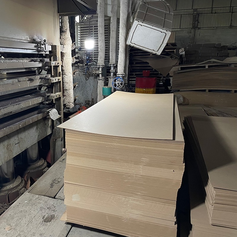 China New Product Cheaper Melamine UV High Gloss Veneer White Laminated Melamine MDF Board 8mm 12mm 16mm 18mm 1220*2440mm Size Factory Directly Cheap