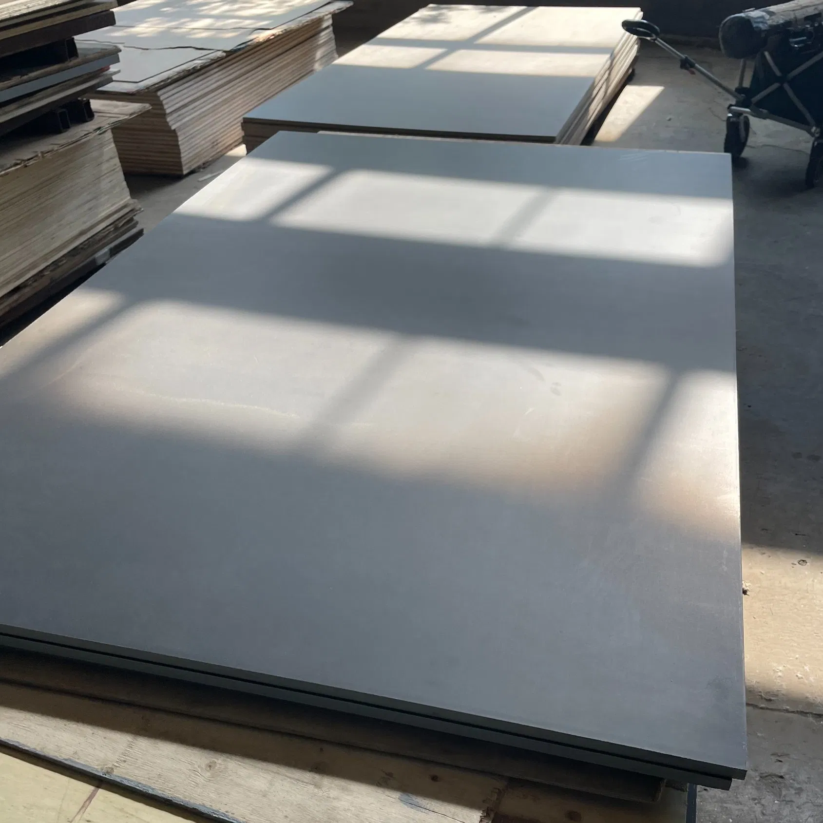 Engineered Wood Panel Poplar Core Film Faced Plywood Factory Sale Prices